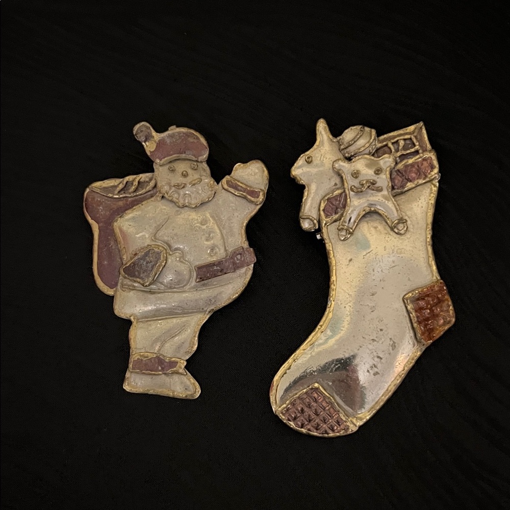 Festive Santa and Stocking Brooch Set